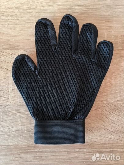 Перчатка True Touch для вычесывания шерсти