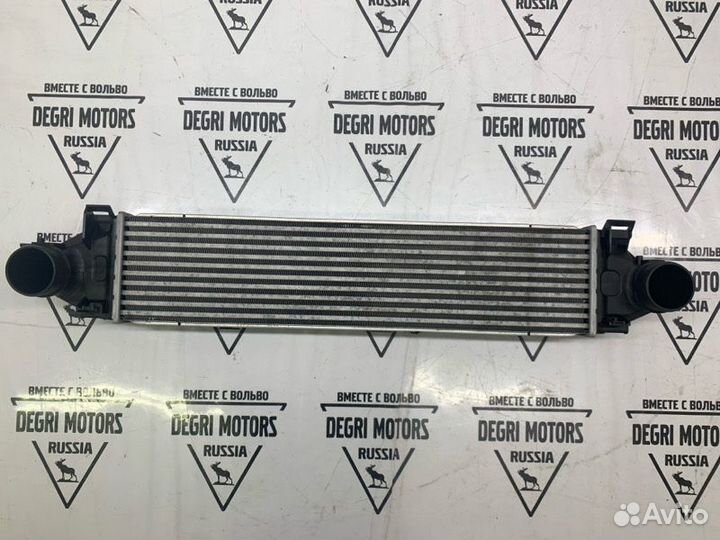 Радиатор интеркулера Volvo S60 V60 XC60 31338475