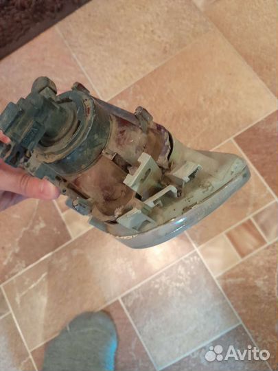 Противотуманная фара Nissan primera p11