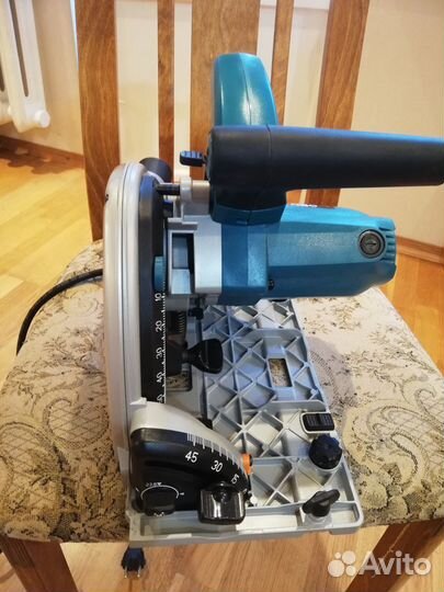 Погружная пила Makita SP6000 + направляющая шина