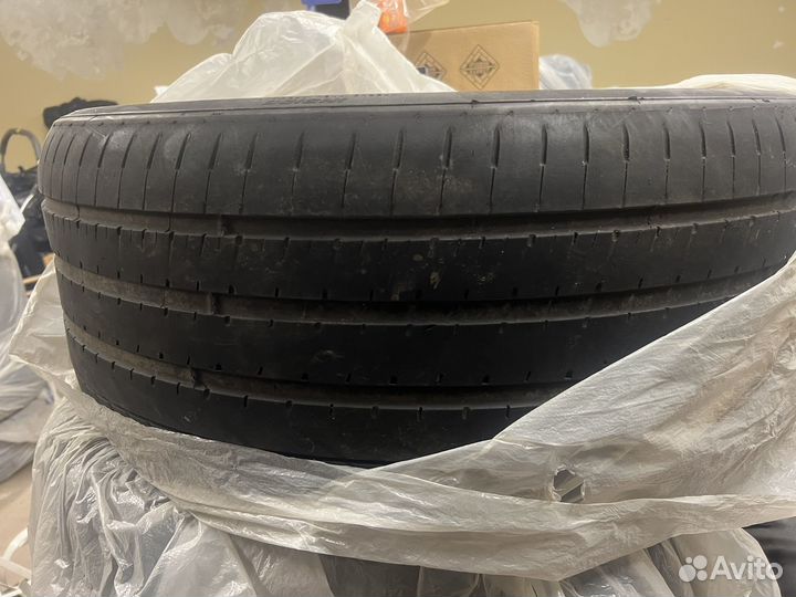 Pirelli P Zero R 295/40 R21 Y