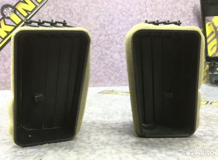 Дефлектор воздушный правый Решетка Лансер 10