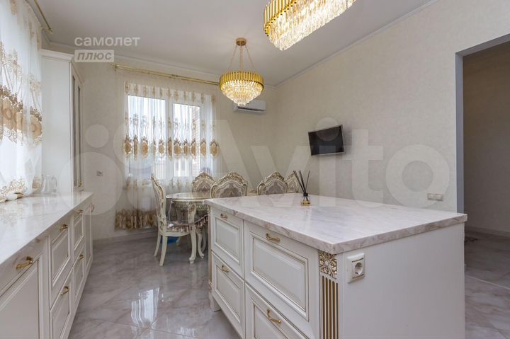 Дом 219,8 м² на участке 12 сот.