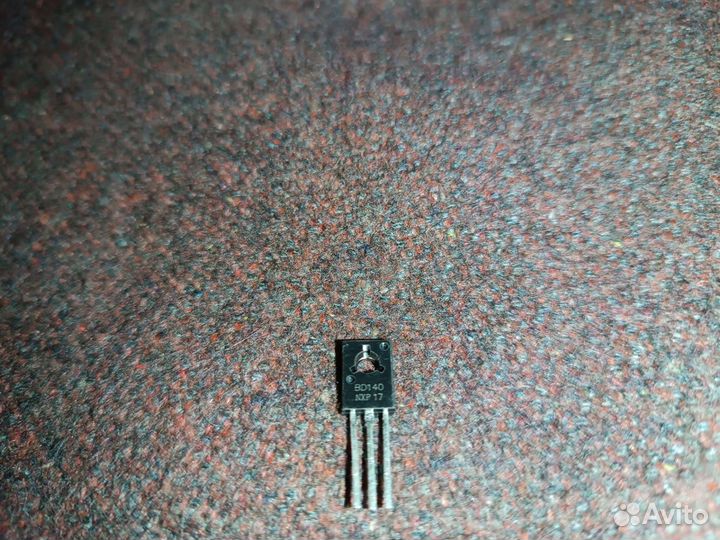 Транзистор Bd140