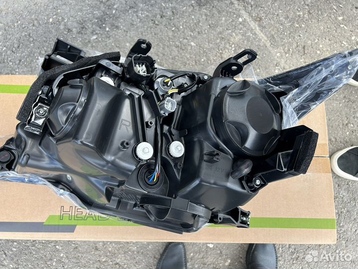 Фары передние на lexus 570. Светодиодные