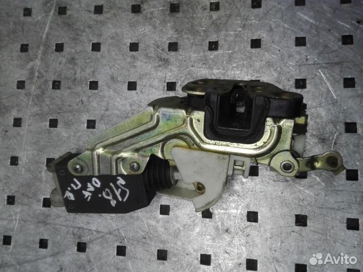 Замок двери передней левой Opel Astra F