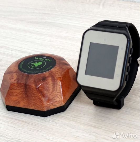 Кнопка вызова официанта с часами-пейджером