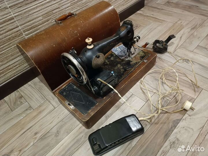 Швейная машинка Подольская с электроприводом