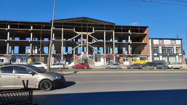 Коммерческое здание 1308 м²