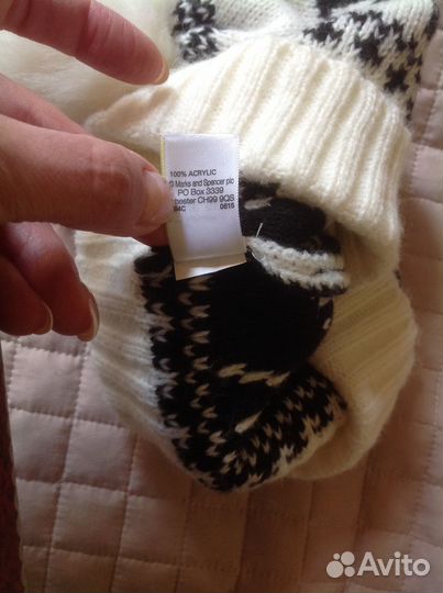 Шапка белая с оленями Marks&Spencer