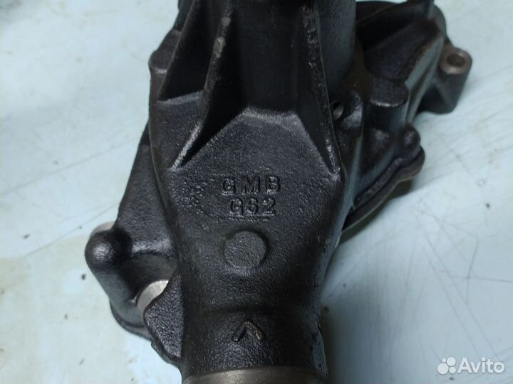 Помпа охлаждения двигателя