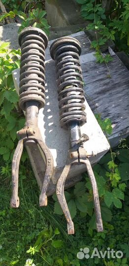 Передние амортизаторы Honda Accord 1988г