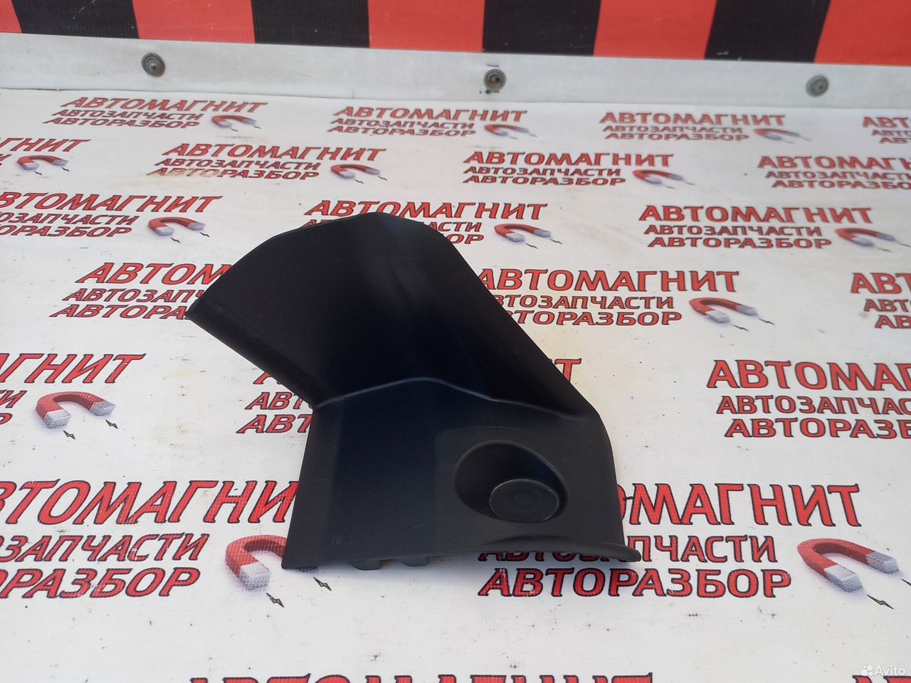 Накладка заднего фонаря левая Voyah Free