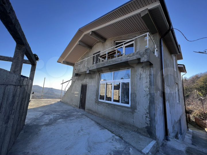 Дом 380 м² на участке 8 сот.