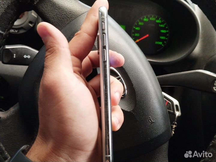 iPhone X, 256 ГБ