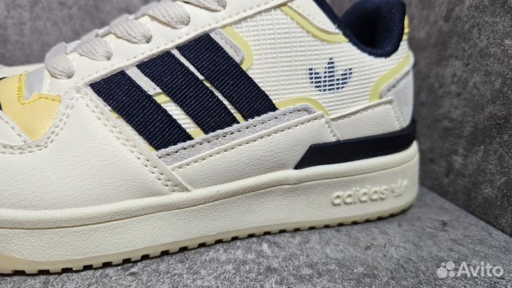 Кроссовки Adidas