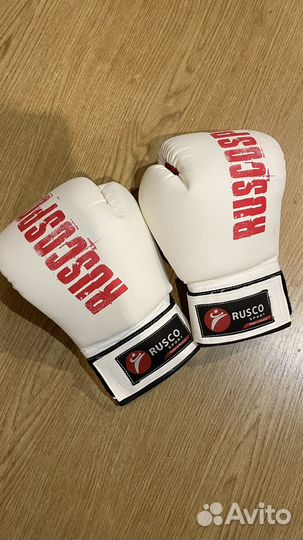 Боксерские перчатки