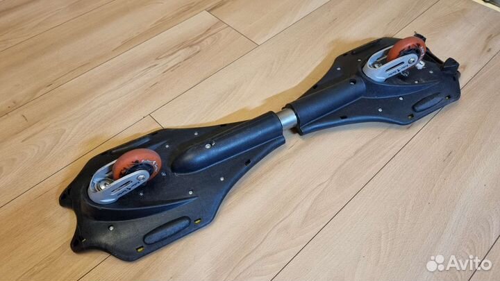 Вейвборд - двухколесный скейтборд