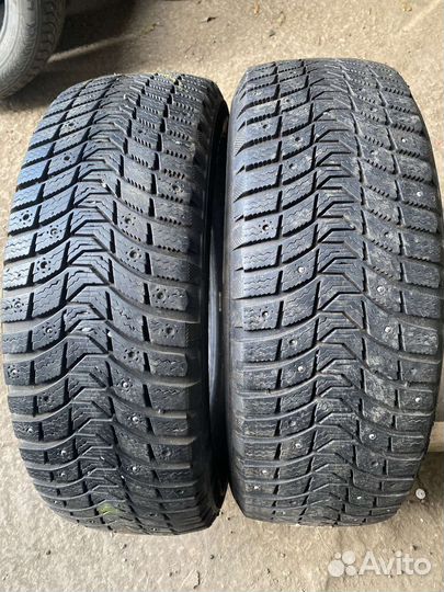 Michelin X-Ice North 3 215/65 R16