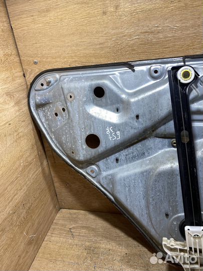 Стеклоподъемник задний правый VW Passat B5+ C108