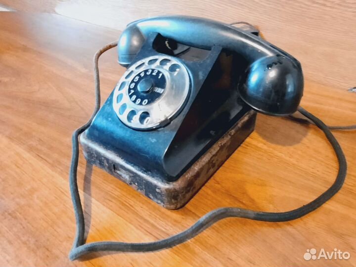Старинный телефон СССР