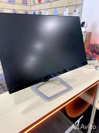 Монитор philips 22