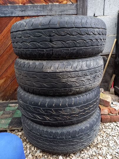 Kumho Road Venture AT61 235/70 R16