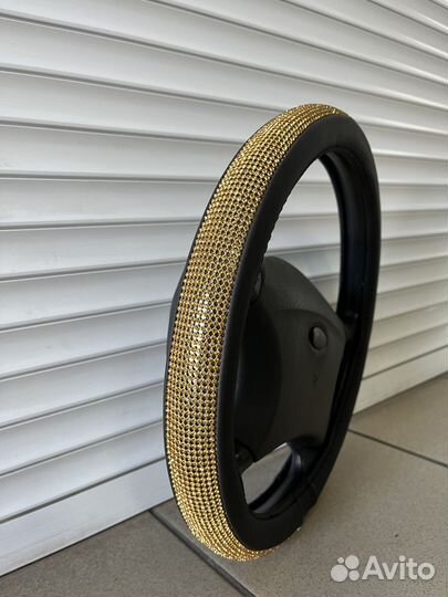 Оплетка на руль со стразами р-р М Ч/З Эко/кожа