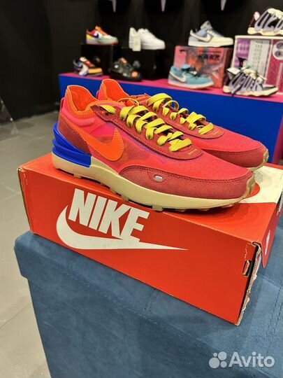 Кроссовки Nike Waffle One SE red