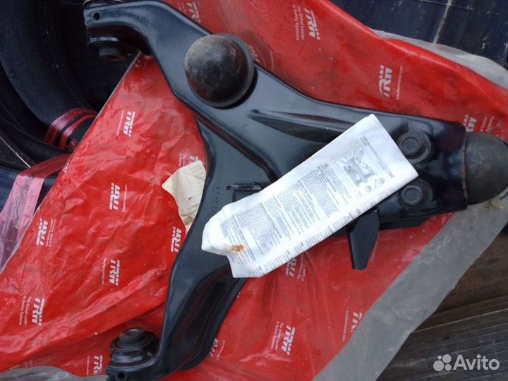 Рычаг подвески на L200