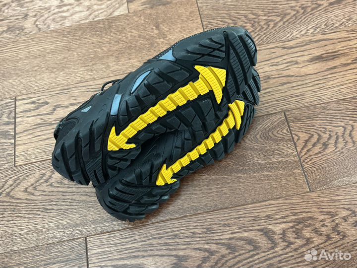 Акваботы аквашуз