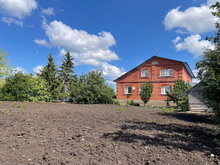 Дом 281 м² на участке 15 сот.