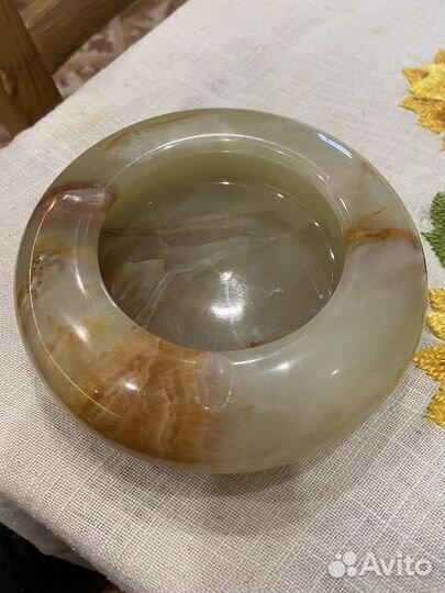 Каменная пепельница