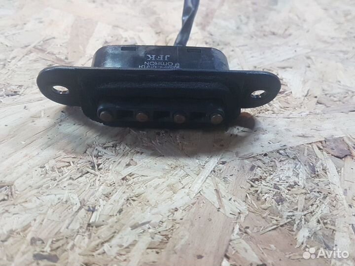 Концевик двери задней левой hyundai grand starex