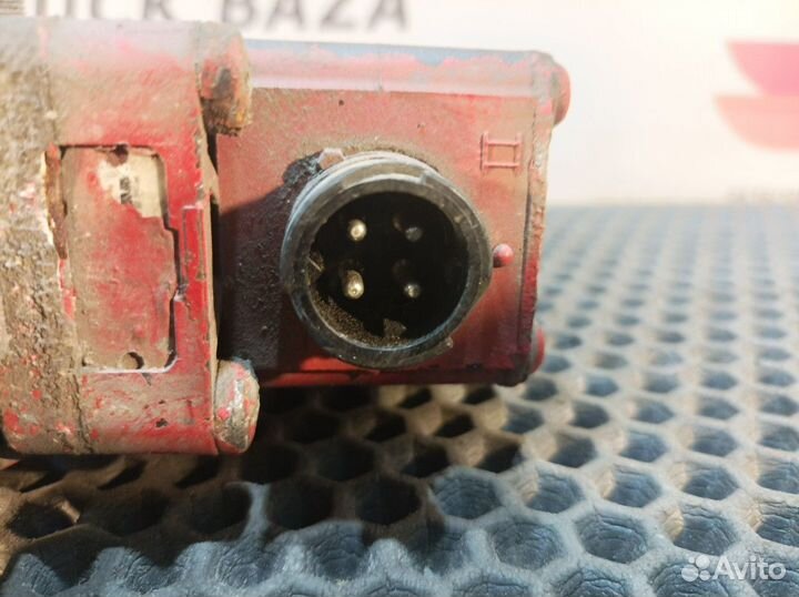 Кран уровня пола главный