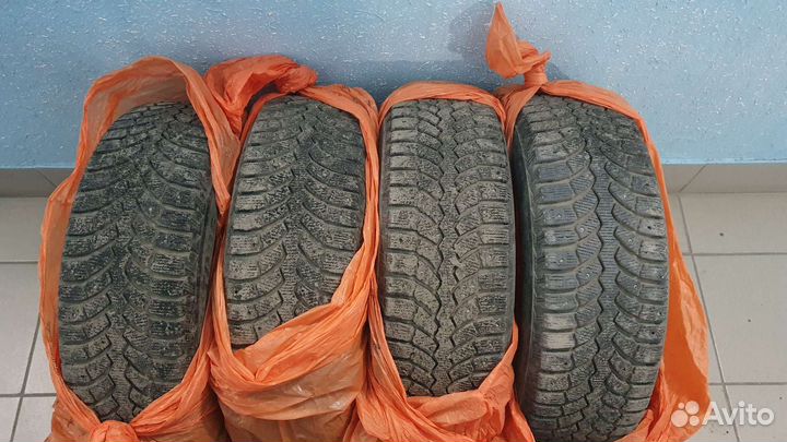 Bridgestone Blizzak Spike-01 195/65 R15 91T