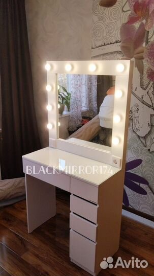 Стильный макияжный столик с диодной подсветкой