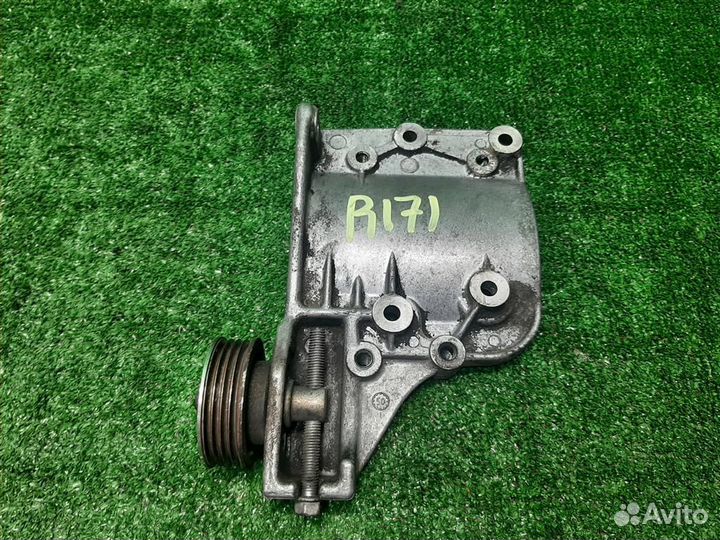 Кронштейн компрессора кондиционера Suzuki Ignis 2