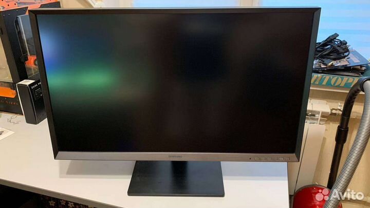 Монитор Samsung 32 дюйма