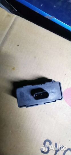 Кнопка открывания багажника Volvo Xc90 2