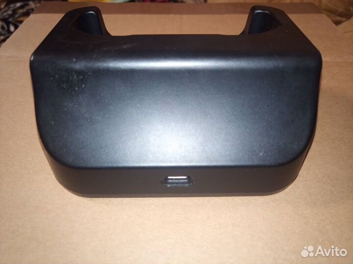 Зарядная док-станция для смартфонов AGM