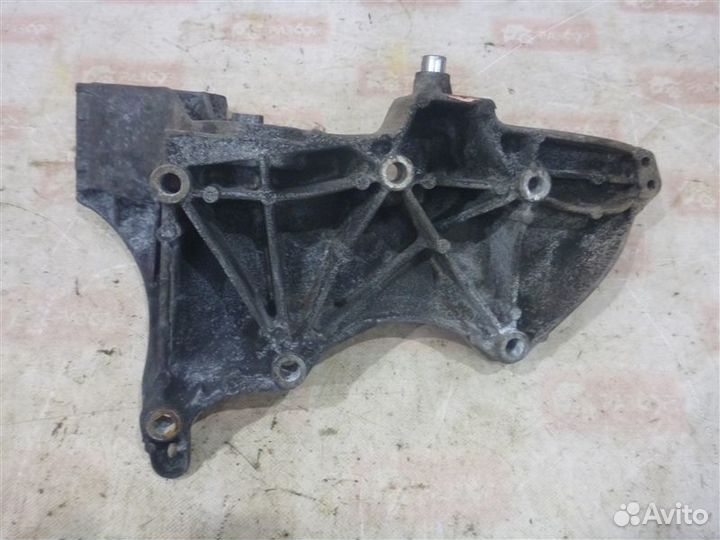 Кронштейн генератора Renault Duster HSM F4R410