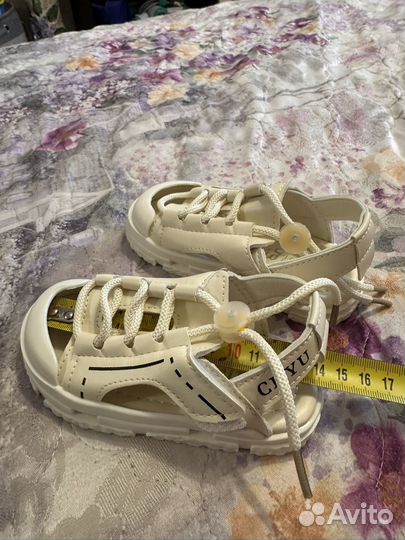 Сандалии детские 22 размер