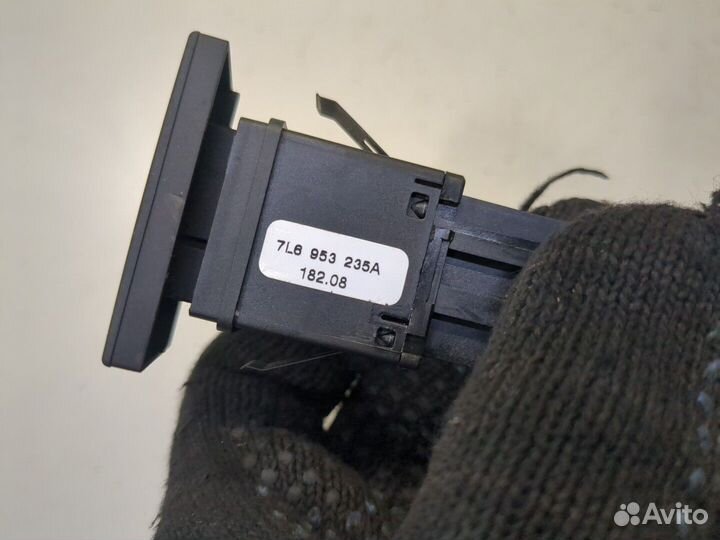 Кнопка аварийки Volkswagen Touareg, 2008