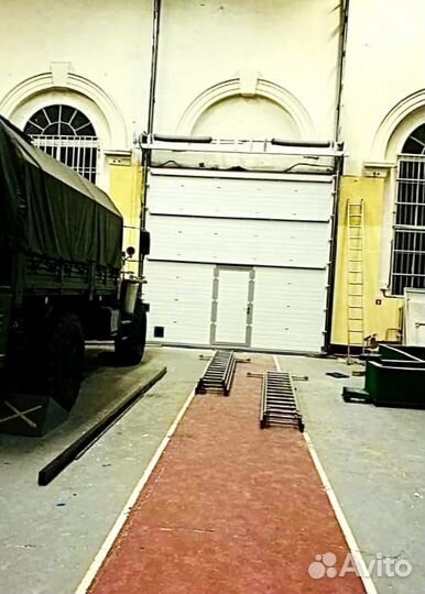 Секционные ворота под ключ