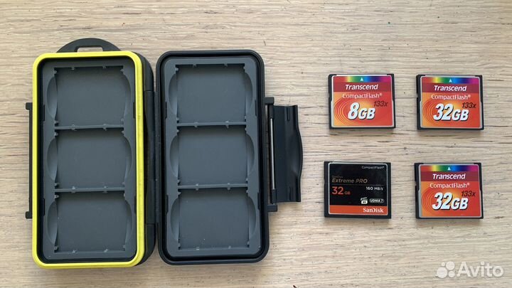 Карты памяти Compact Flash и кейс для них
