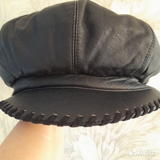 Береты кожаные