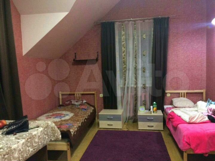 Комната 19 м² в 4-к., 2/2 эт.