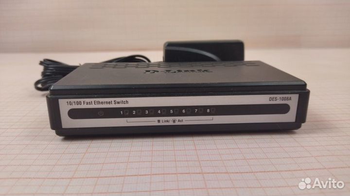 Коммутатор не управляемый D-link DES-1008A, б/у