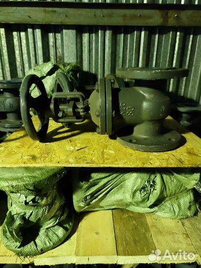 Задвижка стальная 30с41нж ду80 ру16